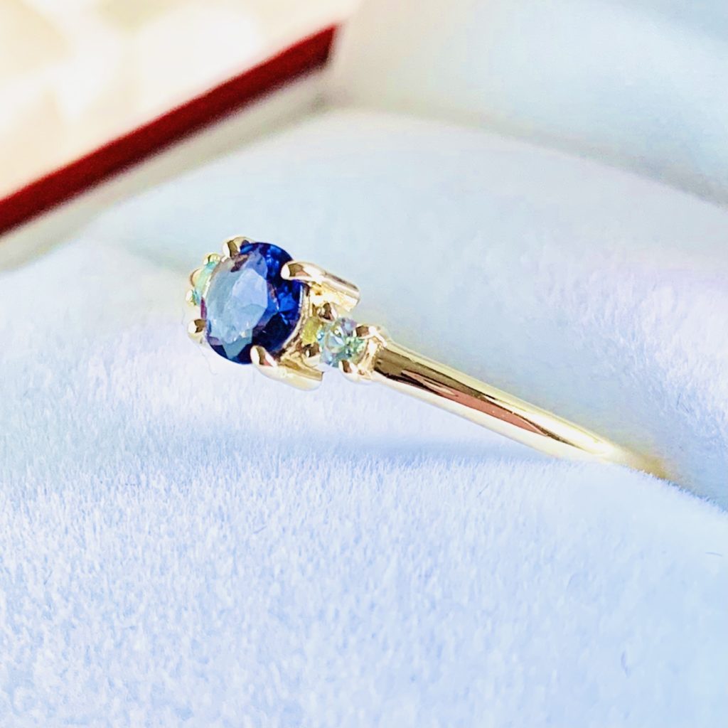 K10高品質アイオライトとブルートパーズのリング